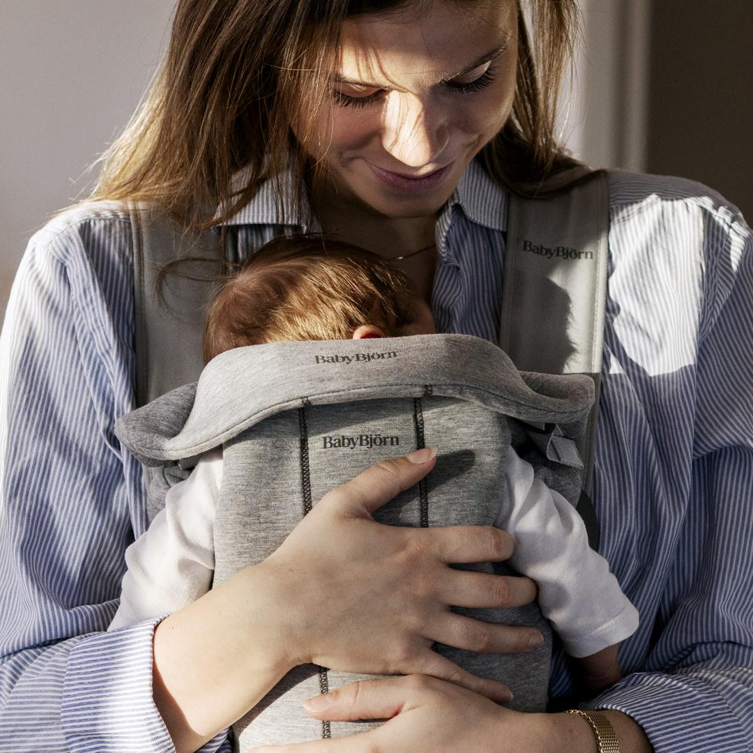Baby Carrier Mini in light grey 3D jersey - BabyBjörn
